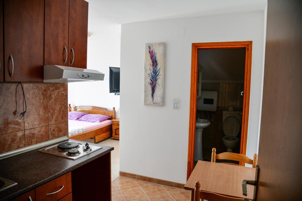 Guest House Ivana Тиват Екстериор снимка