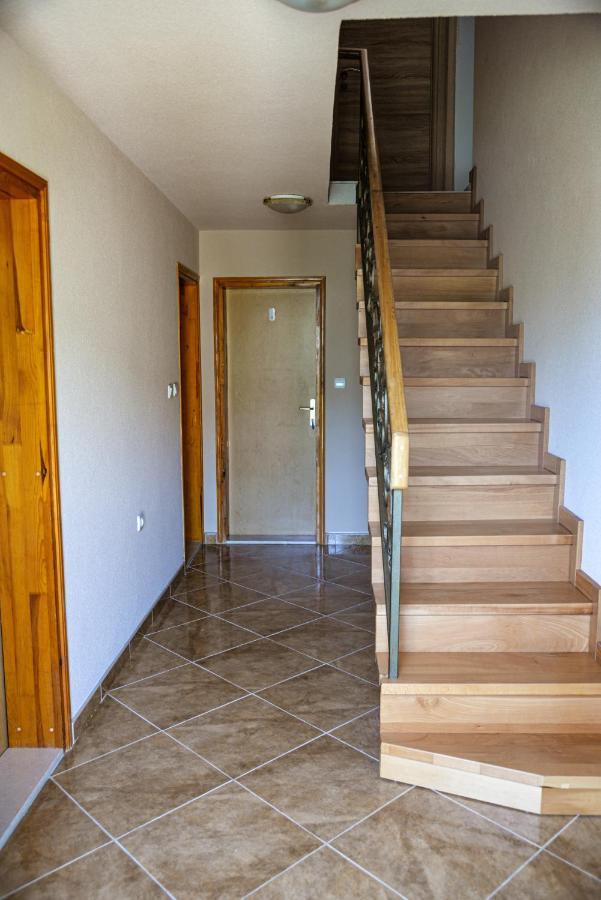 Guest House Ivana Тиват Екстериор снимка