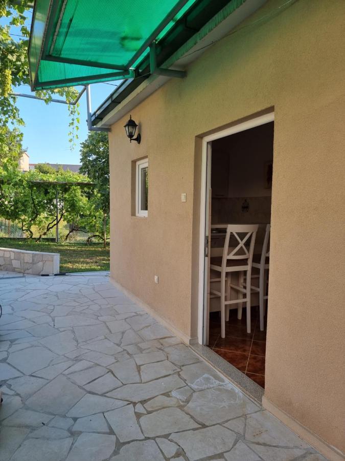 Guest House Ivana Тиват Екстериор снимка
