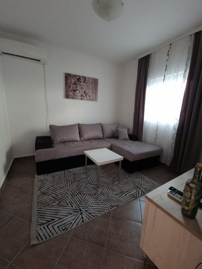 Guest House Ivana Тиват Екстериор снимка