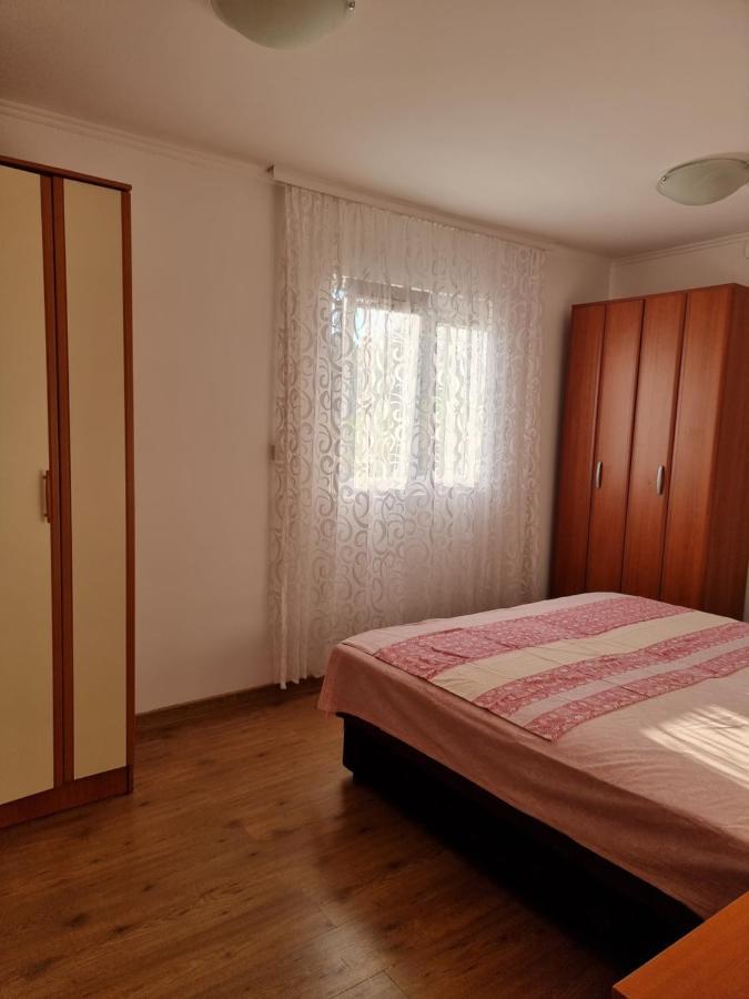 Guest House Ivana Тиват Екстериор снимка