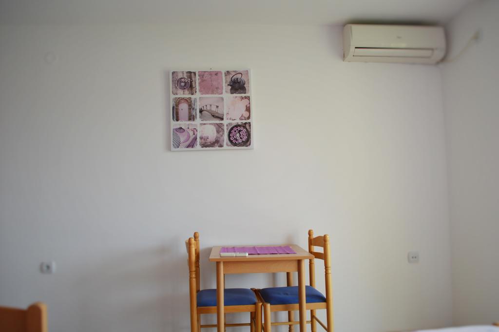 Guest House Ivana Тиват Екстериор снимка