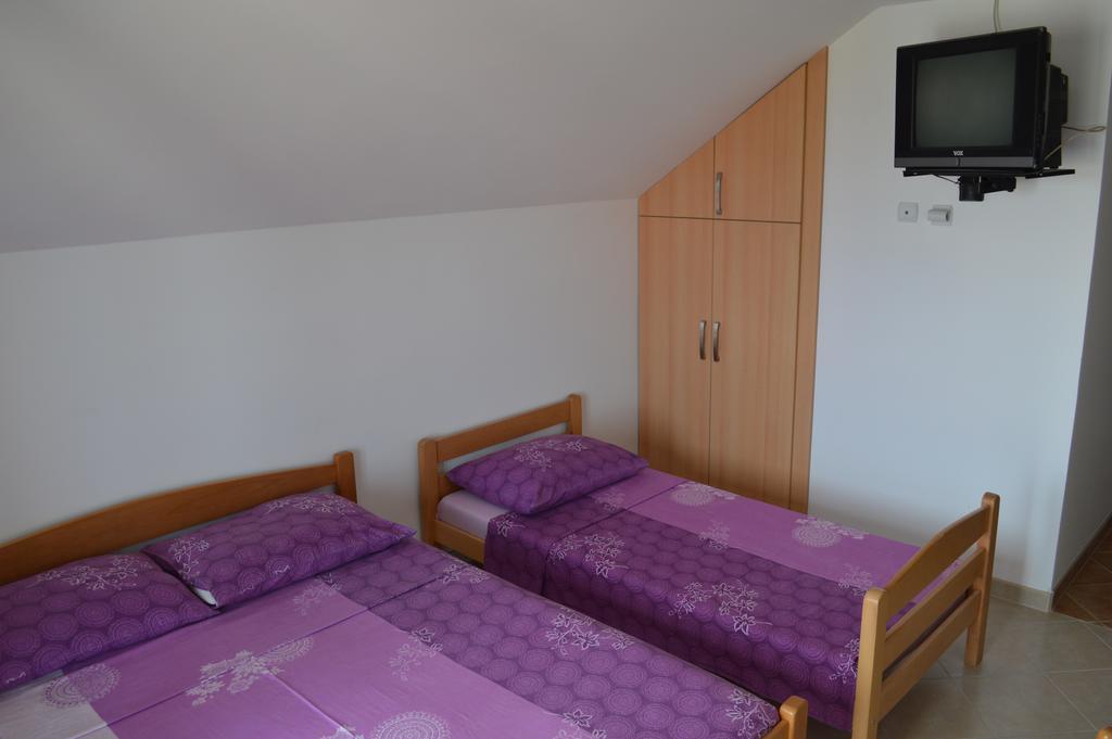 Guest House Ivana Тиват Екстериор снимка