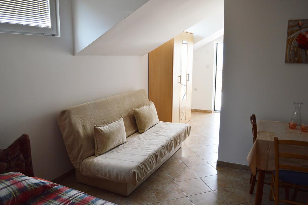 Guest House Ivana Тиват Екстериор снимка