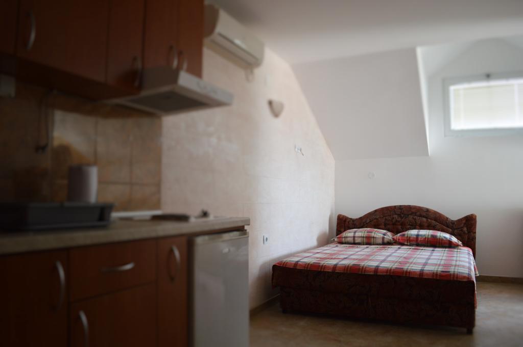 Guest House Ivana Тиват Екстериор снимка
