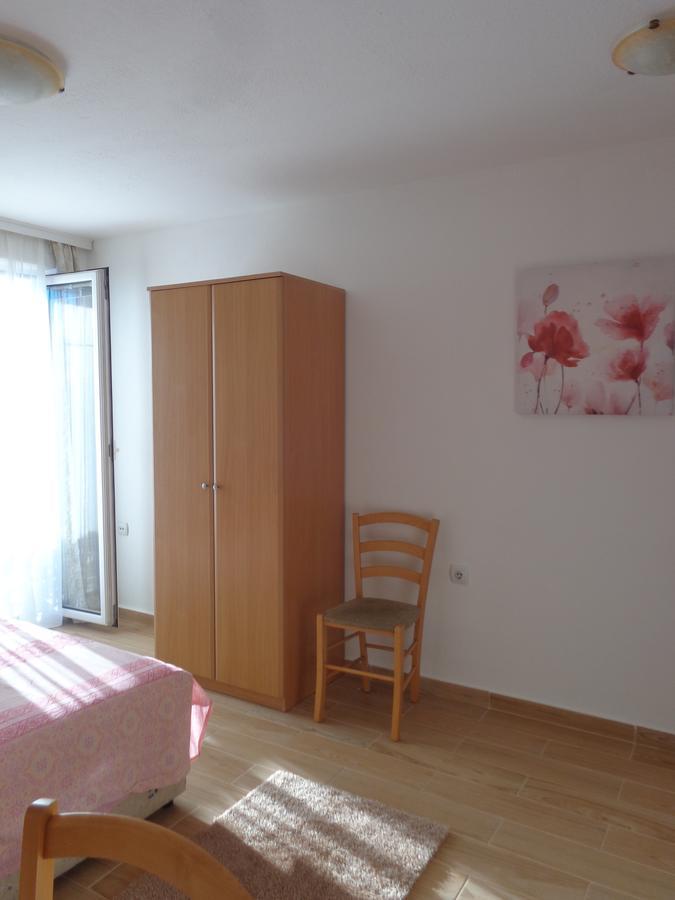 Guest House Ivana Тиват Екстериор снимка