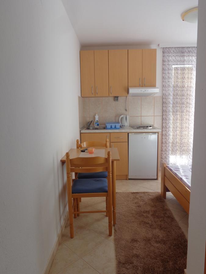 Guest House Ivana Тиват Екстериор снимка